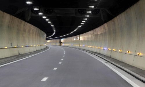 Le tube nord du tunnel de la Chamoise, équipé de 600 luminaires à Led fabriqués par Co